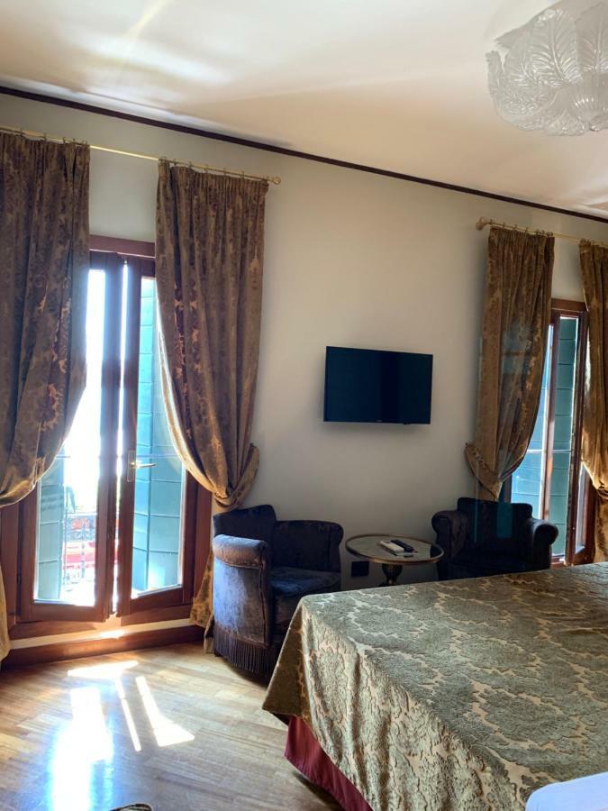 ונציה Hotel La Calcina מראה חיצוני תמונה