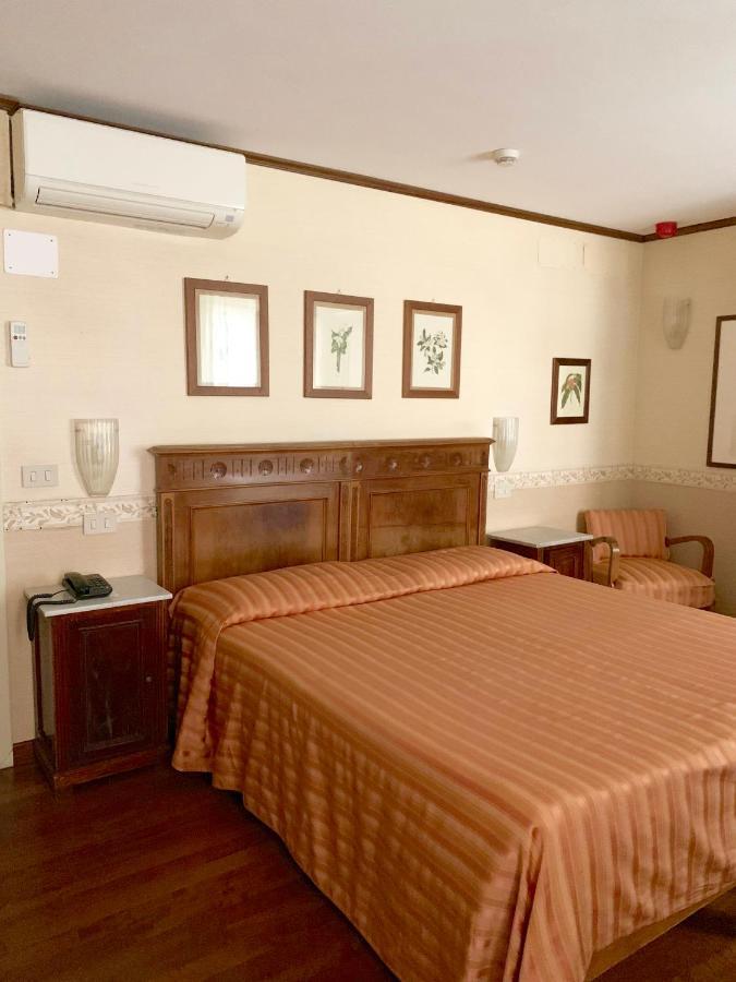 ונציה Hotel La Calcina מראה חיצוני תמונה