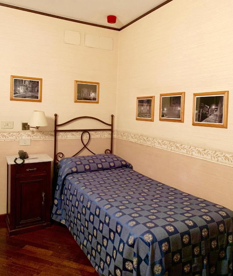 ונציה Hotel La Calcina מראה חיצוני תמונה