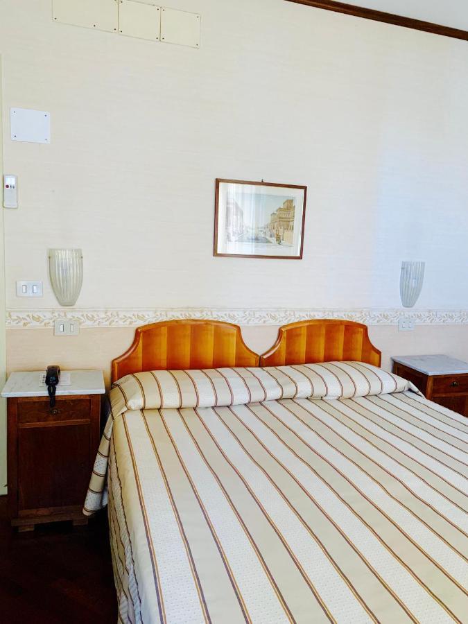 ונציה Hotel La Calcina מראה חיצוני תמונה